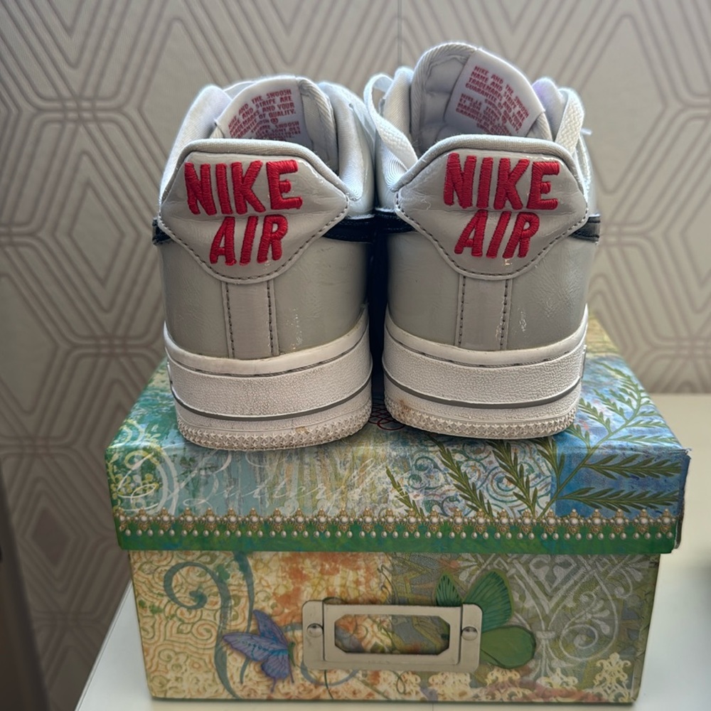 AIR FORCE 1 '07 LT WMNS
"Light Iron"